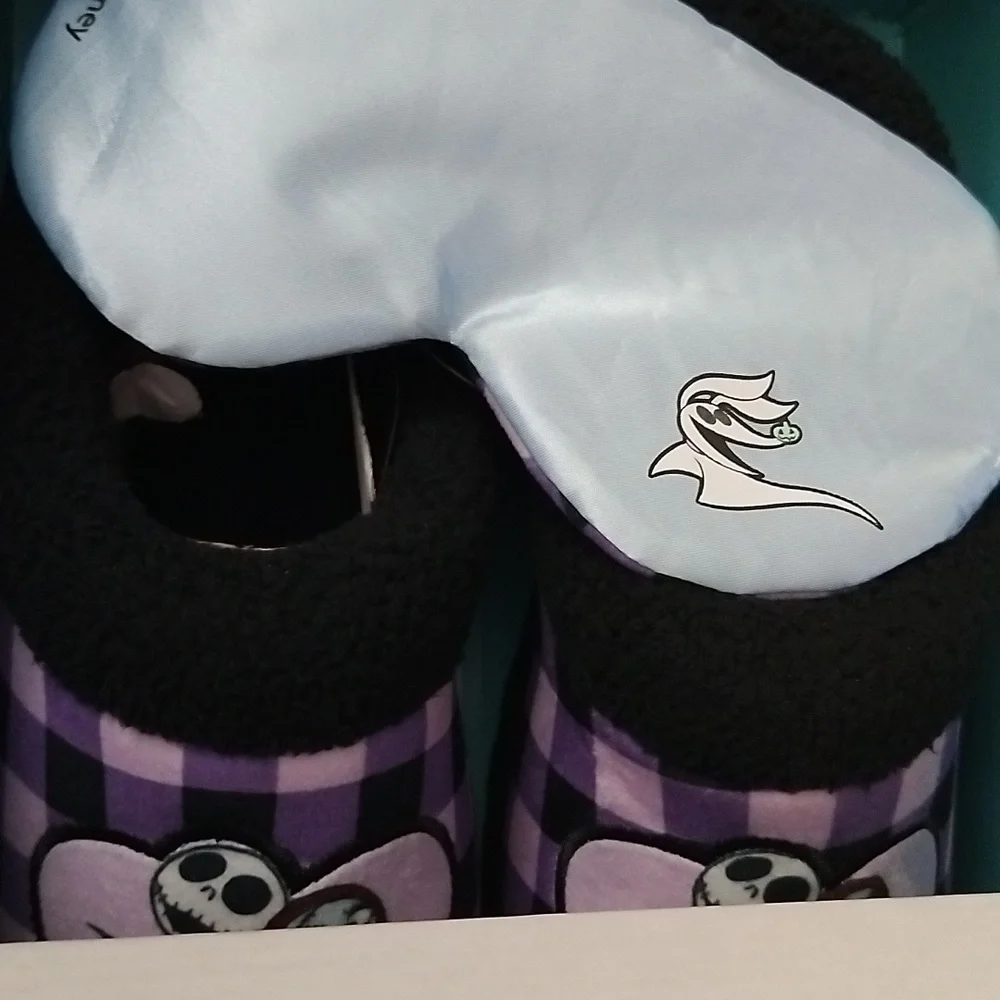 Disney Nightmare Before Christmas Holiday Slippers With Sleep Mask Women 6 NIB